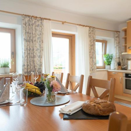 Hartlhof Urlaub Am Baby- Und Kinderbauernhof Niederau Esterno foto
